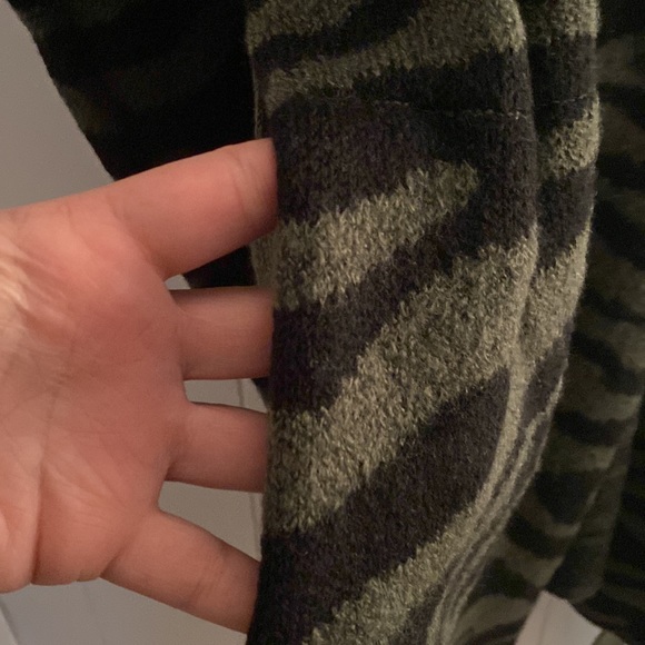 Time and Tru Animal Print Cardigan Size XXXL - Picture 7 of 8